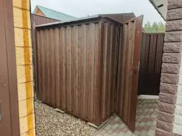 Хозблок для садовой техники и хозяйственных принадлежностей в комбинированной расцветке в дер. Теренино, Павлово-Посадский р-н, МО