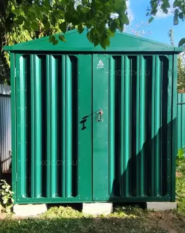 Эргономичный хозблок в цвете RAL 6005: порядок в саду без компромиссов в СНТ 40 лет Октября
