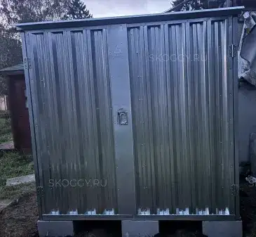 Компактный оцинкованный хозблок для дачного участка